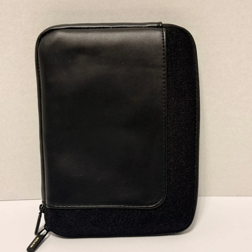 Belkin Black Padded Tablet Sleeve Zippered Case Minimalist Tech Cover 6 In‎ Wide